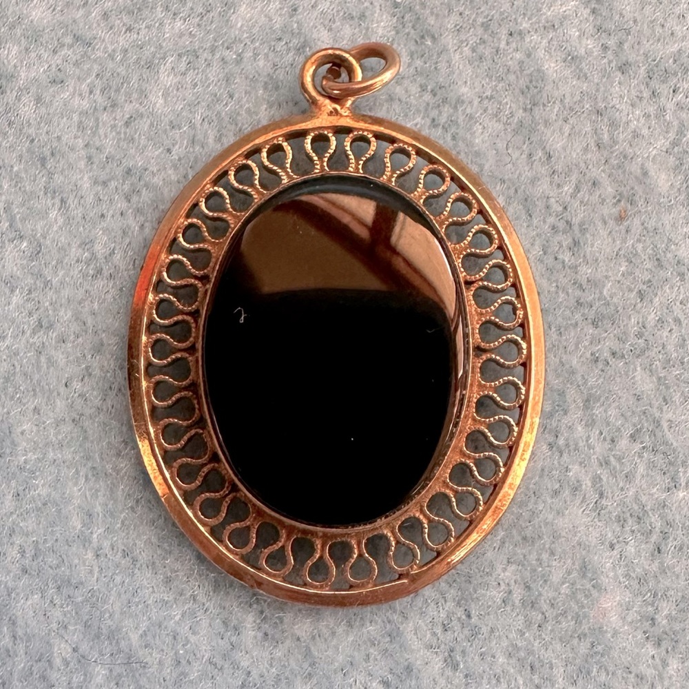 Vintage 1950s WINARD 12K Gold Filled Filigree Oval Black Onyx Pendant